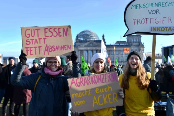 Gutes Essen statt fett absahnen. Wir haben es satt Demo am 18.1.2025