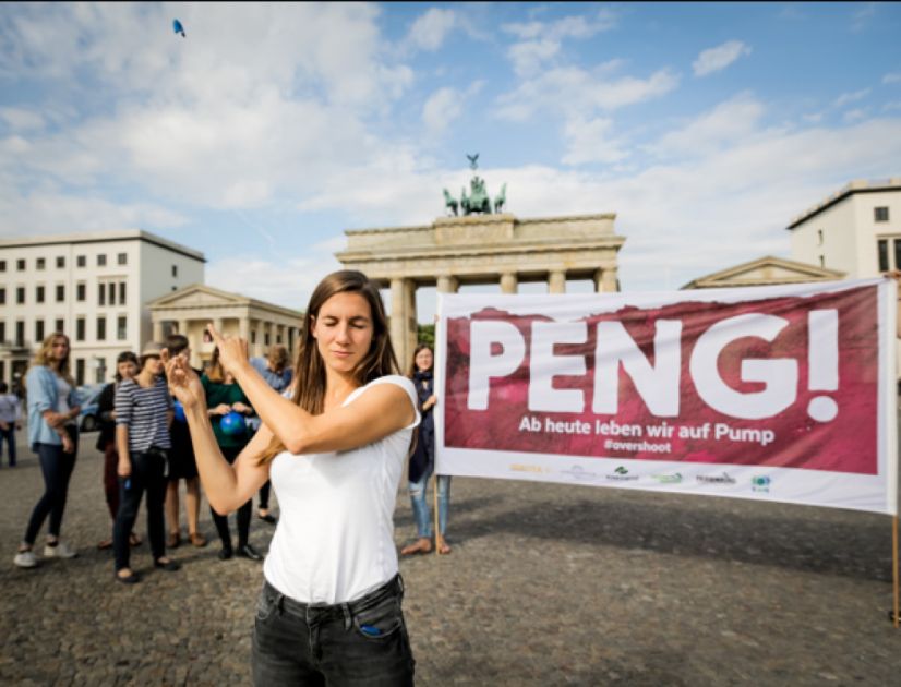 Protestler vor dem Brandenburger Tor