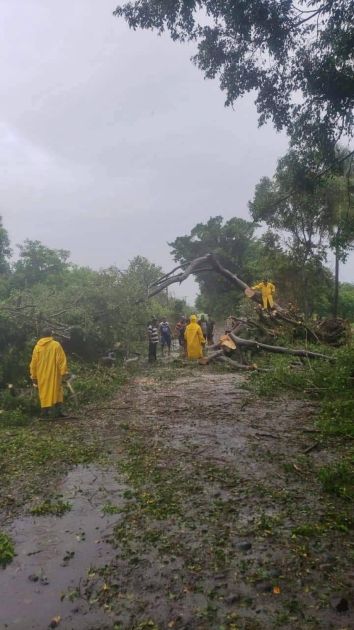 Räumung der Straße nach Extremwetter, El Chino Ahuachapan, El Salvador 2024