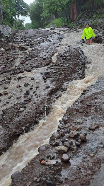 unbefahrbare Straßen in der Gemeinde el Naranjo, Ahuachapan, El Salvador 2024
