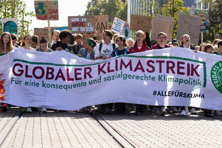 Fridays-for-future-Demo von Schüler*innen zum globalen Klimastreik 2019